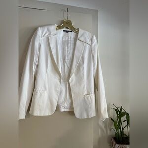 Gianni Bini Classic White Blazer